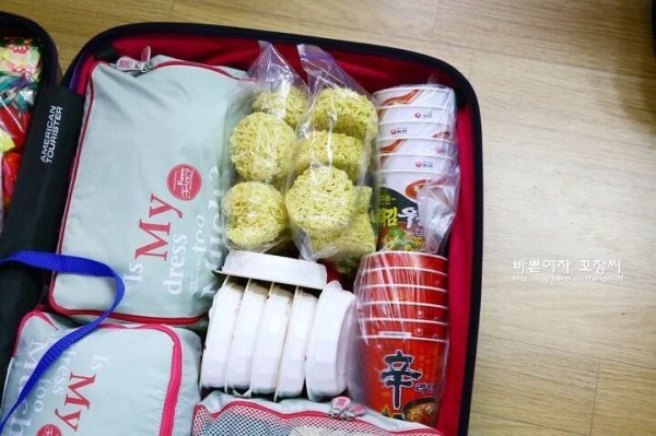 여행갈때 컵라면 부피 줄이기 팁